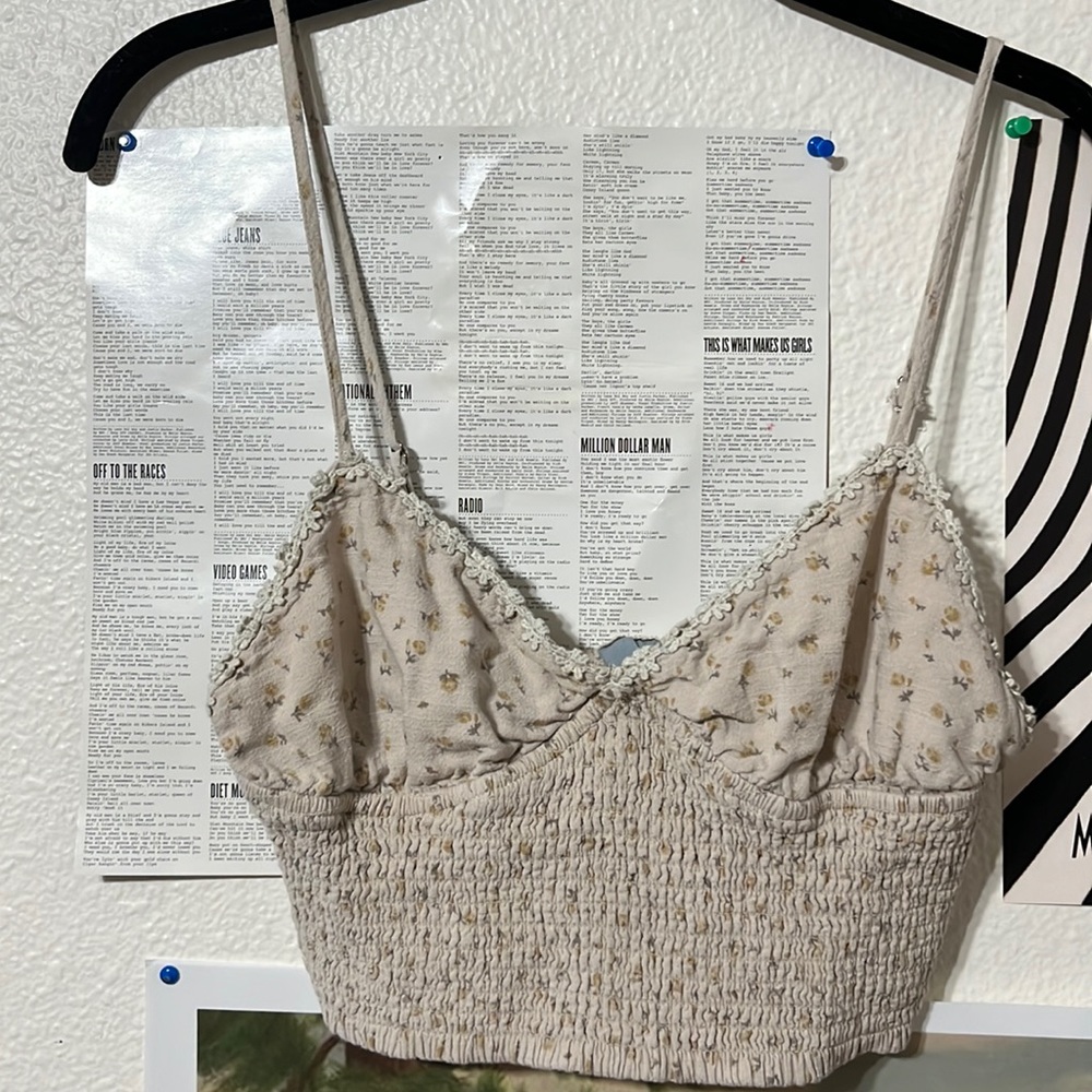 tillys sky and sparrow top